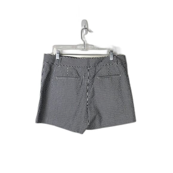 Ann Taylor Devin Short EUC White Blue Seersucker Striped Sz 10 Nautical Beach - Picture 2 of 8